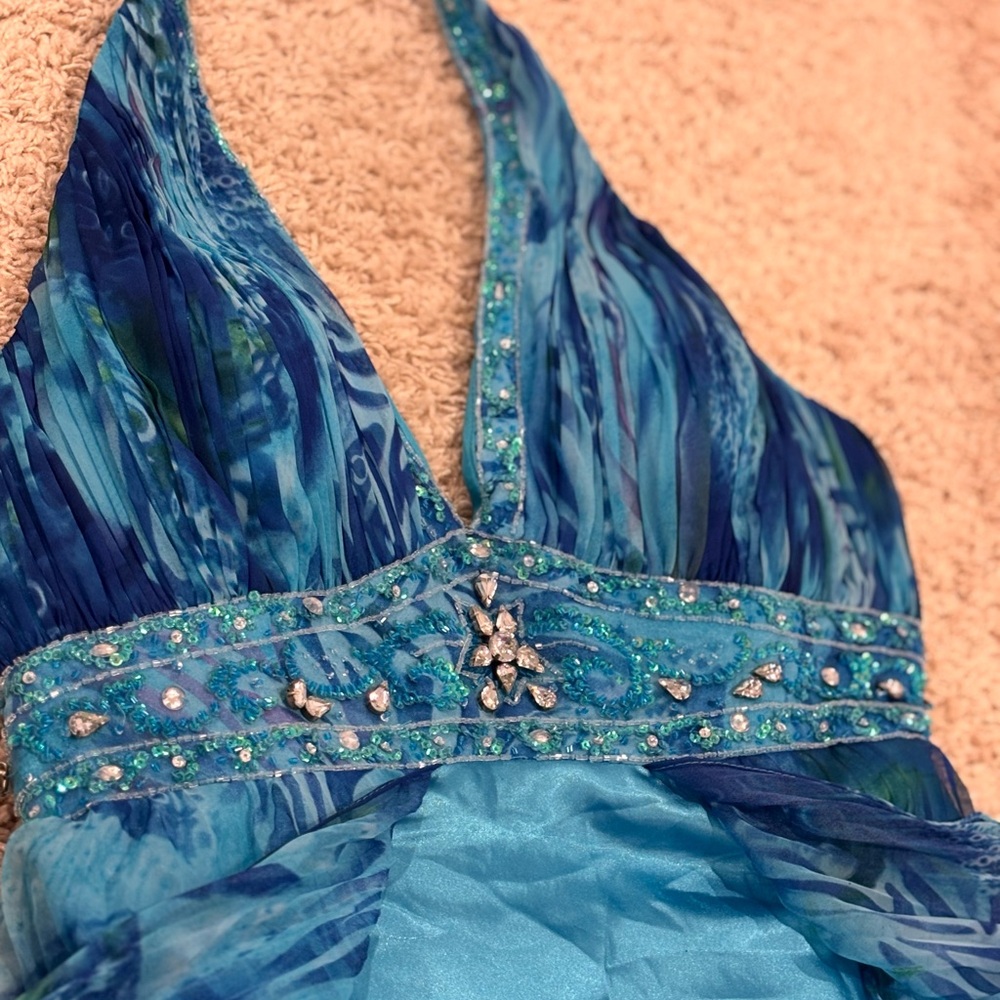 Elegant Blue Halter Dress with Embellished Waist